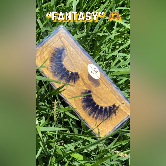 Beautiful Lashes 🫶🏽 - Picture 3 of 12